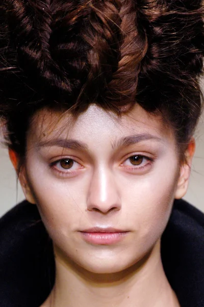 Look 10
